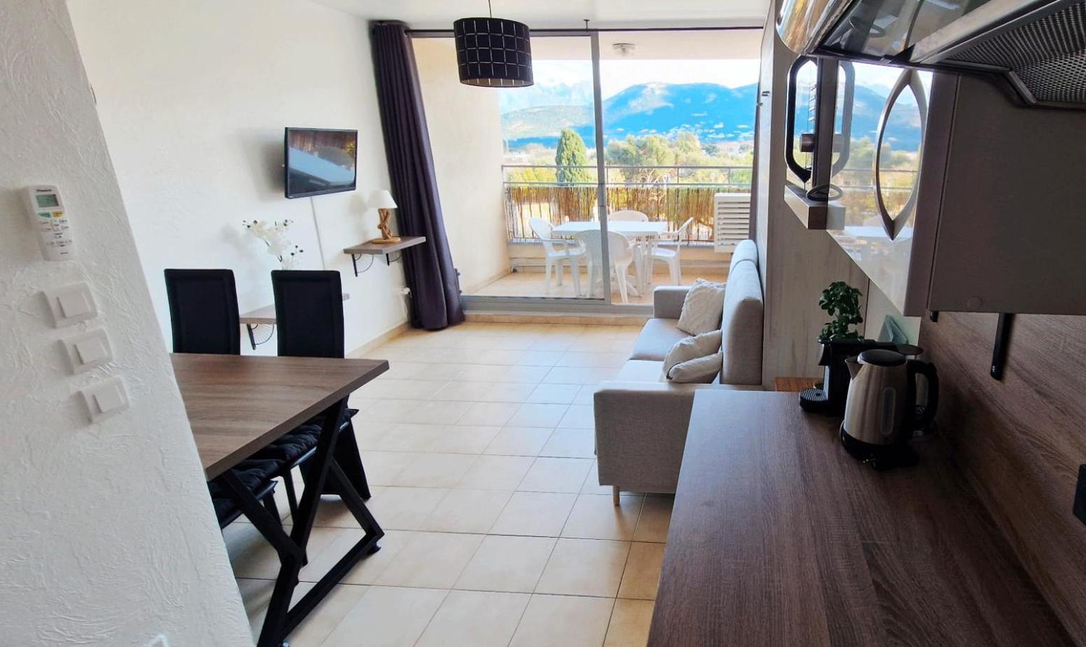Residence Les Mimosas Calvi  Eksteriør bilde